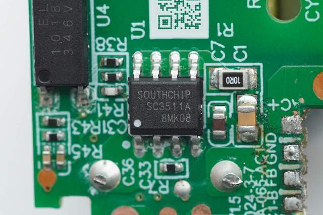 拆解报告：安克三合一充电宝10000mAh_腾讯新闻