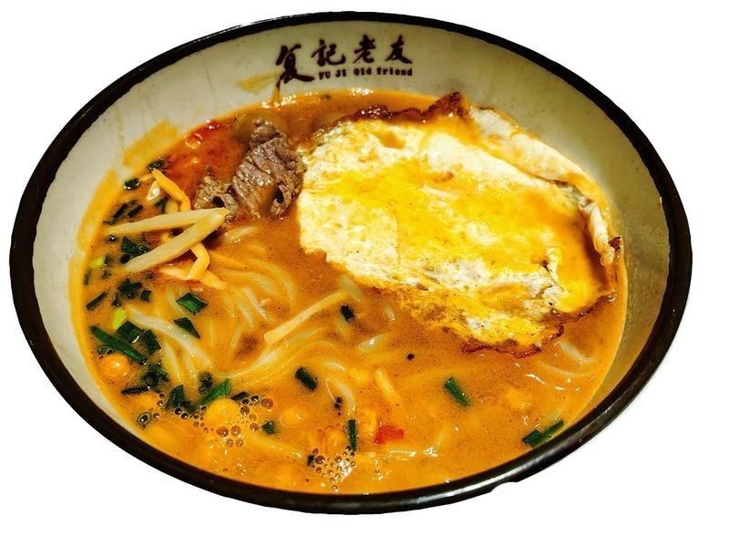 记者 潘浩 摄樱桃萝卜(左)和油桃(右)