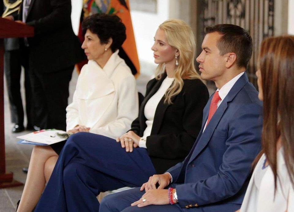 厄瓜多尔总统带娃吃冰淇淋,风波中岁月静好,小10岁的模特妻惊艳_腾讯