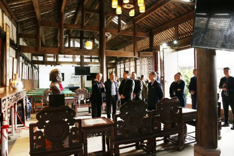 【文史动态】四川省人民政府参事室领导和专家赴金堂县五凤镇贺麟故居