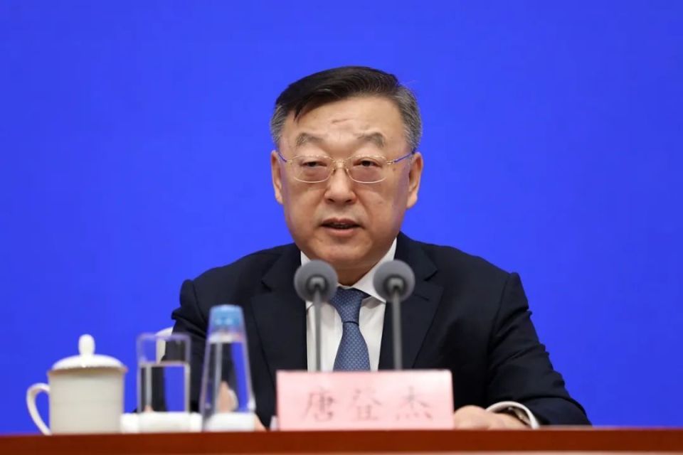 唐登杰履新山西省委书记，38岁升副部级，曾是上海当时最年轻副市长_腾讯新闻