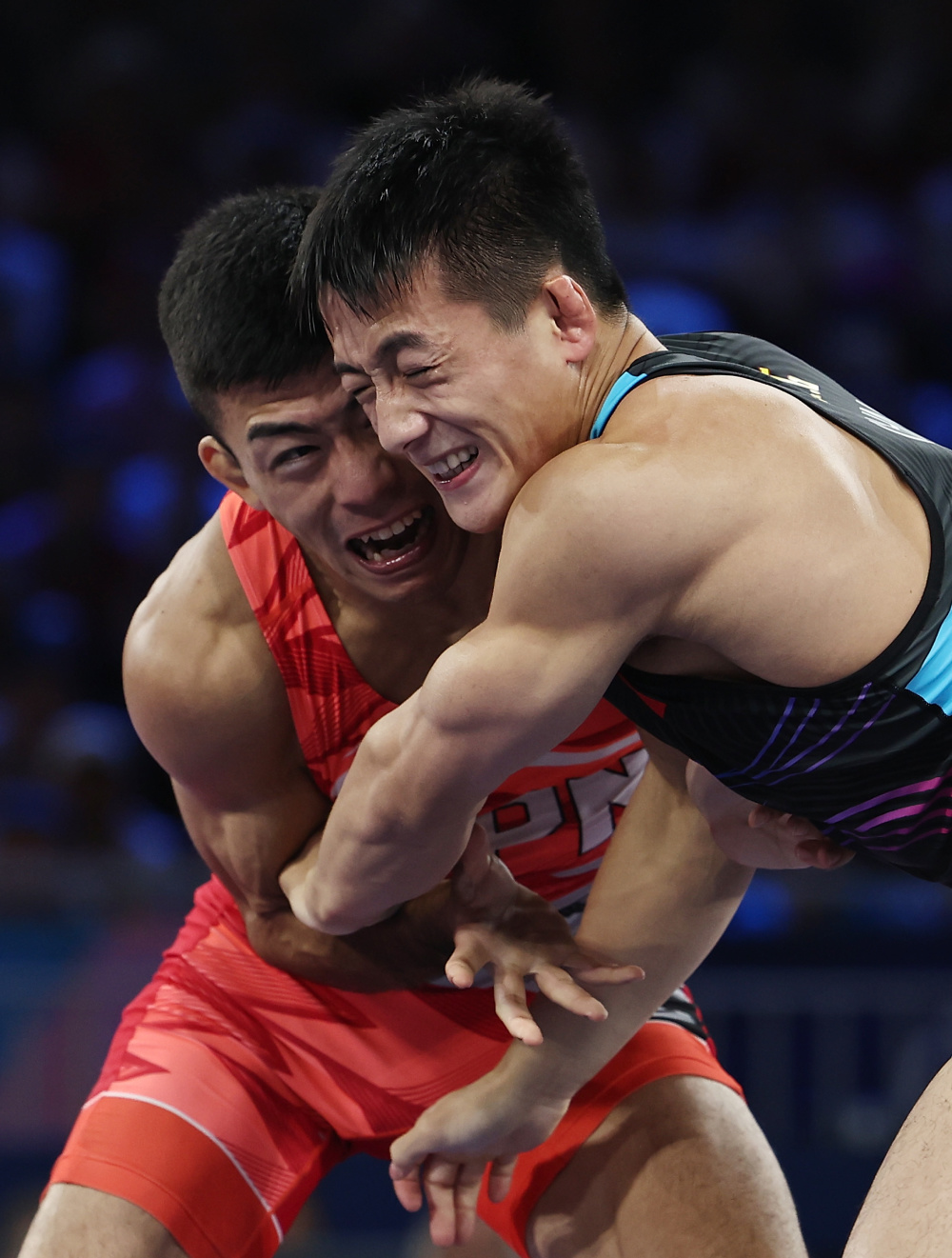 巴黎奥运会丨摔跤——男子古典式摔跤60公斤级决赛:曹利国摘银