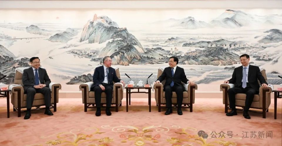 信长星许昆林会见香港江苏社团总会回乡访问团 共同谱写