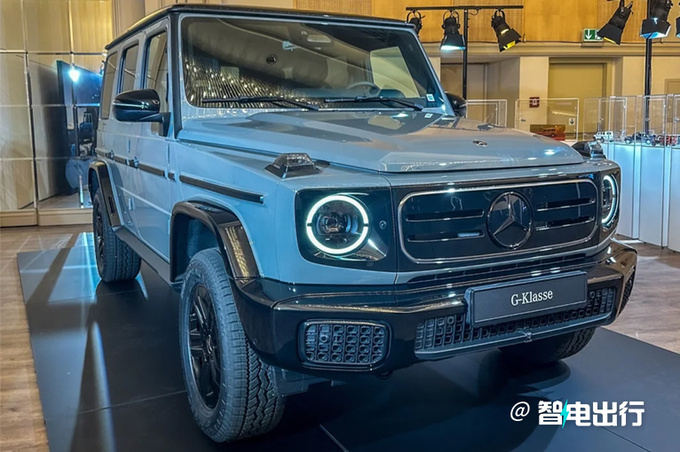 奔驰纯电大g,接受预定,预售205万,和比亚迪仰望u8选哪个?