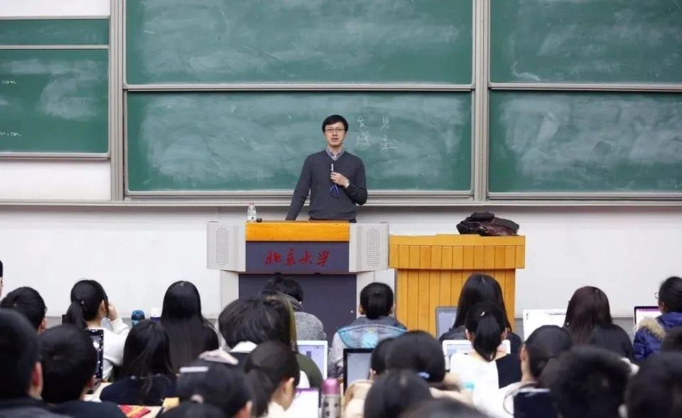 再获评“年度影响力学者”，他始终致力于伟大经典的传承_腾讯新闻