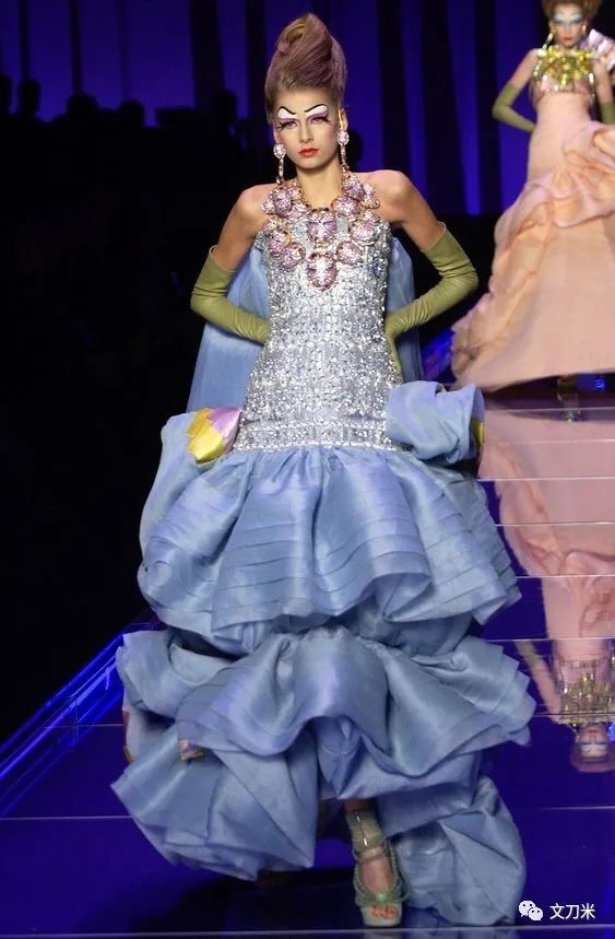 罕见资料johngalliano早期设计汇总及与资本的纠葛