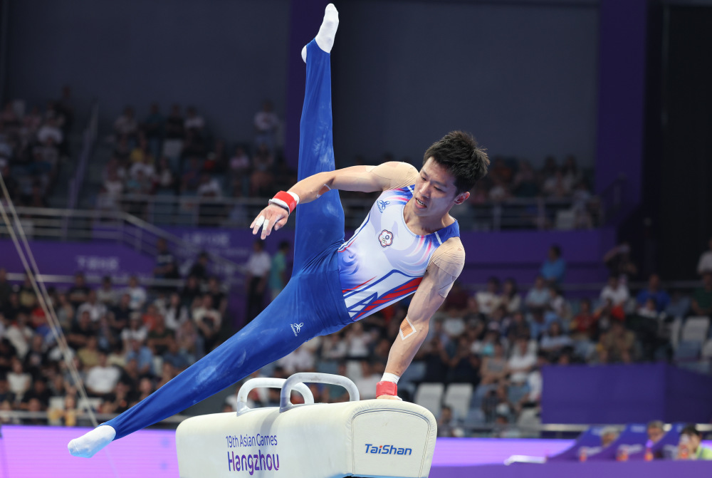 9月28日,中国台北选手李智凯在比赛中,他以15.500分获得冠军.