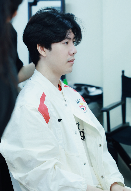 s13半决赛:theshy大战bin,管泽元预测wbg晋级决赛!