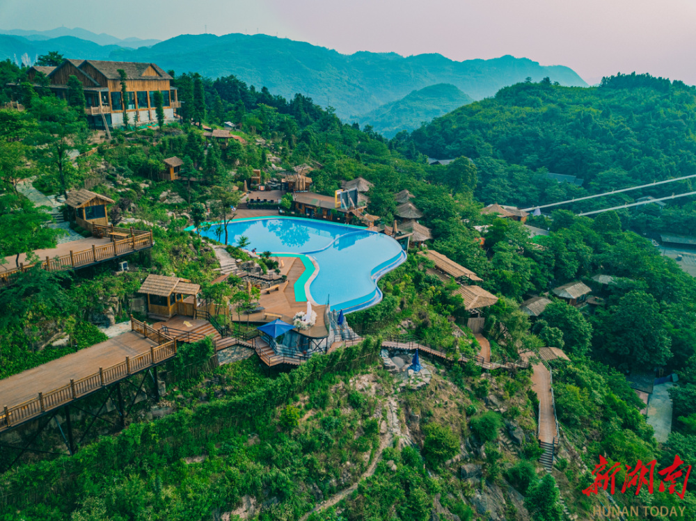 6月至9月,吉首矮寨奇观景区系列免费,优惠活动来了,诚邀全国师生和