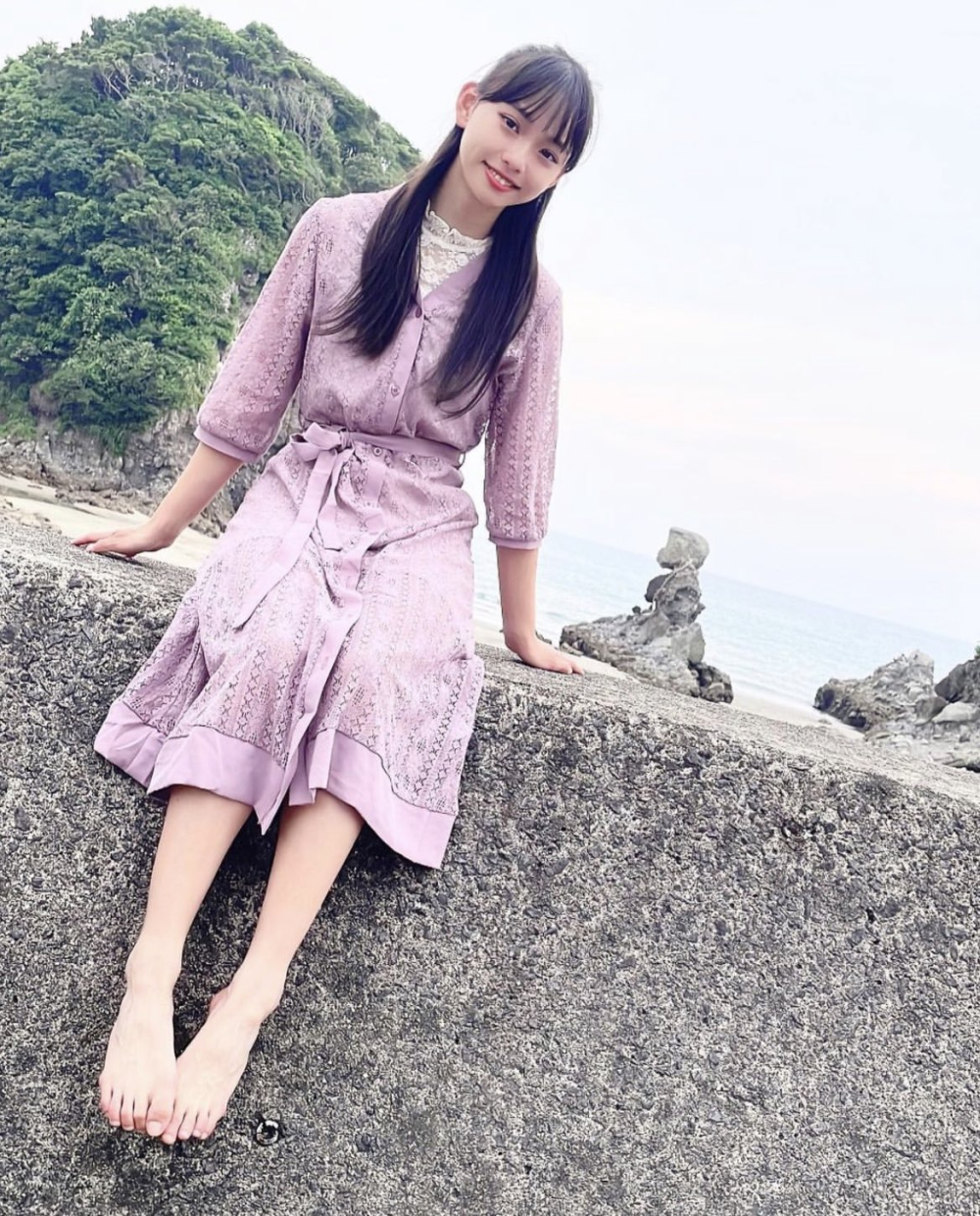 假面骑士歌查德女主新写真青春版刃唯阿演技有待提高身材真不错