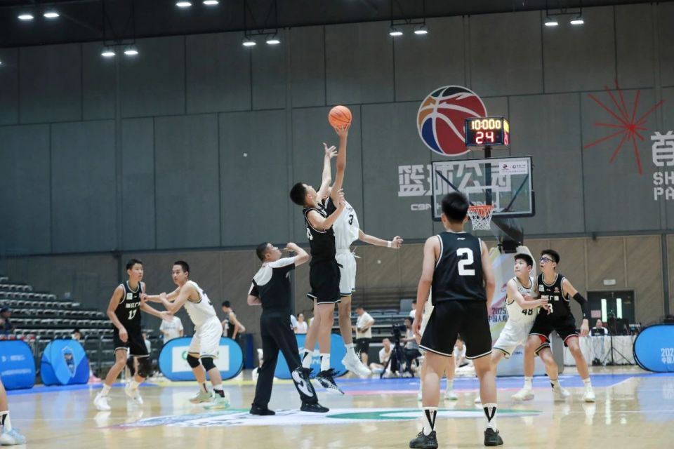 石景山首钢园见证新王加冕！清华附中登顶少年CBA