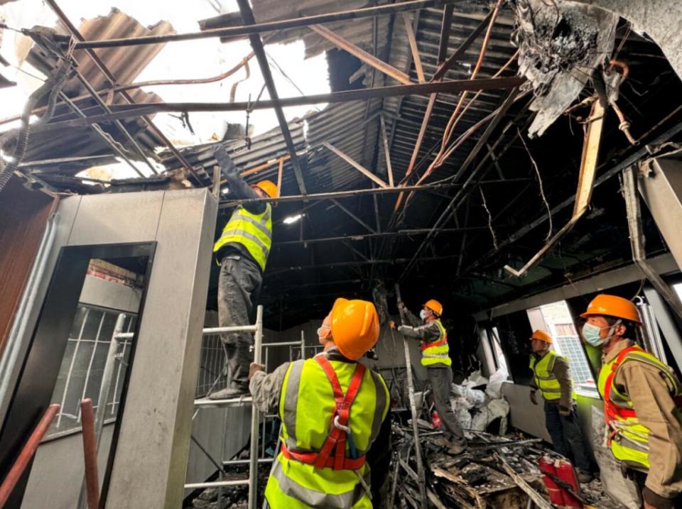 北京发生火灾的网红面馆"方砖厂69号"二层违建被拆 屋顶保温板大部分