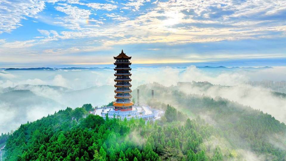 交辉的山川大地射洪环境更加宜人当"诗"和"酒"文化沿着金华山吹来的风