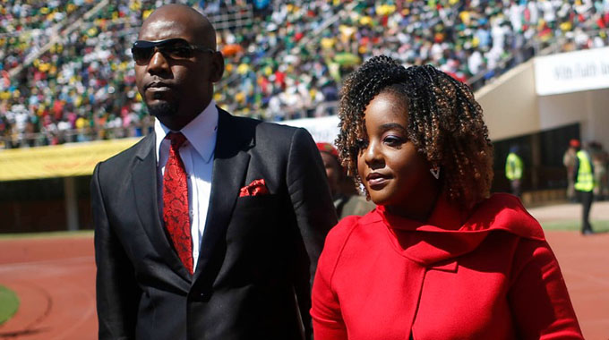 津巴布韦已故前总统穆加贝女儿离婚，巨额财产引重视