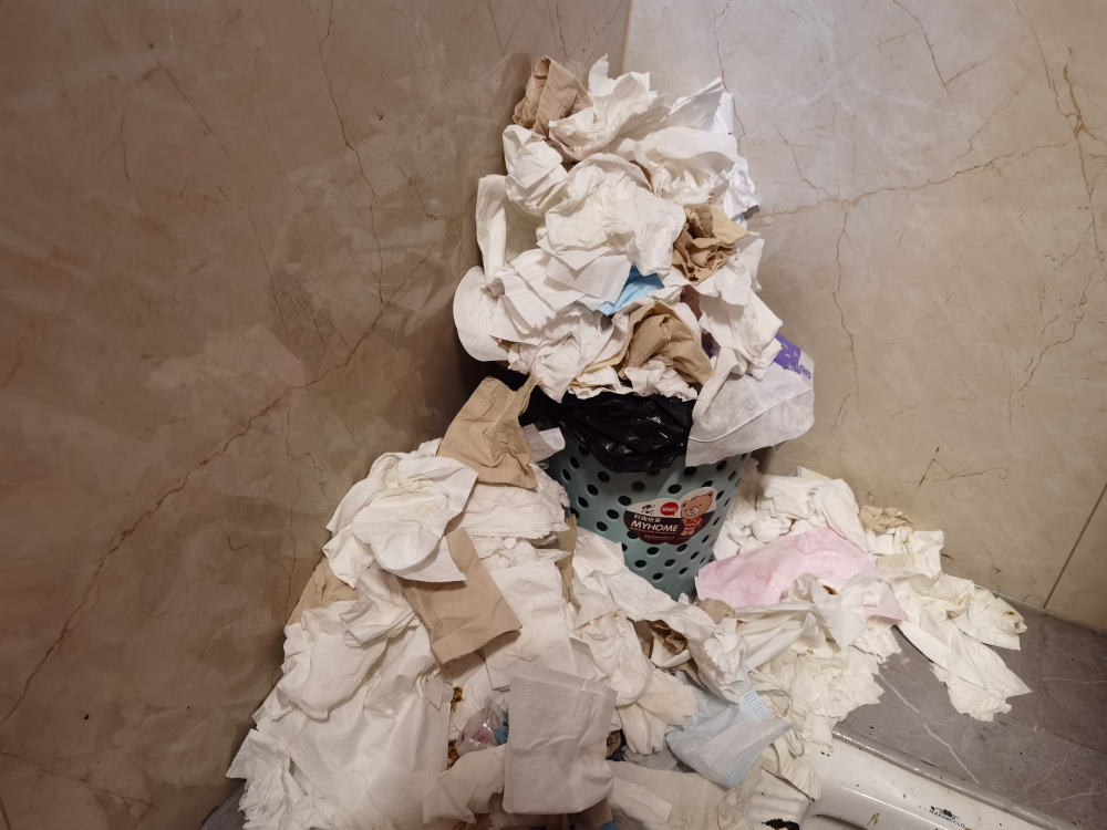 "没见过这么脏的厕所!""方便"问题不方便_腾讯新闻