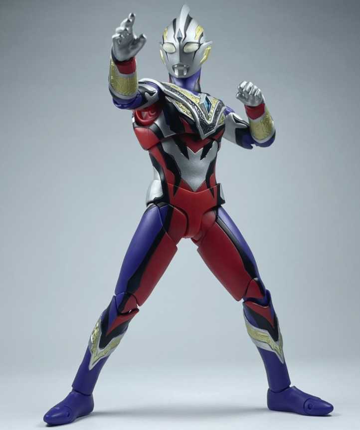 真特利迦奥特曼shf手办实物抢先看 5分钟就让人爱上的最终形态