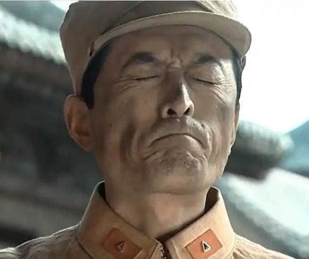 在《亮剑》中,贵为一师之长,常乃超的体质为何如此虚弱_腾讯新闻