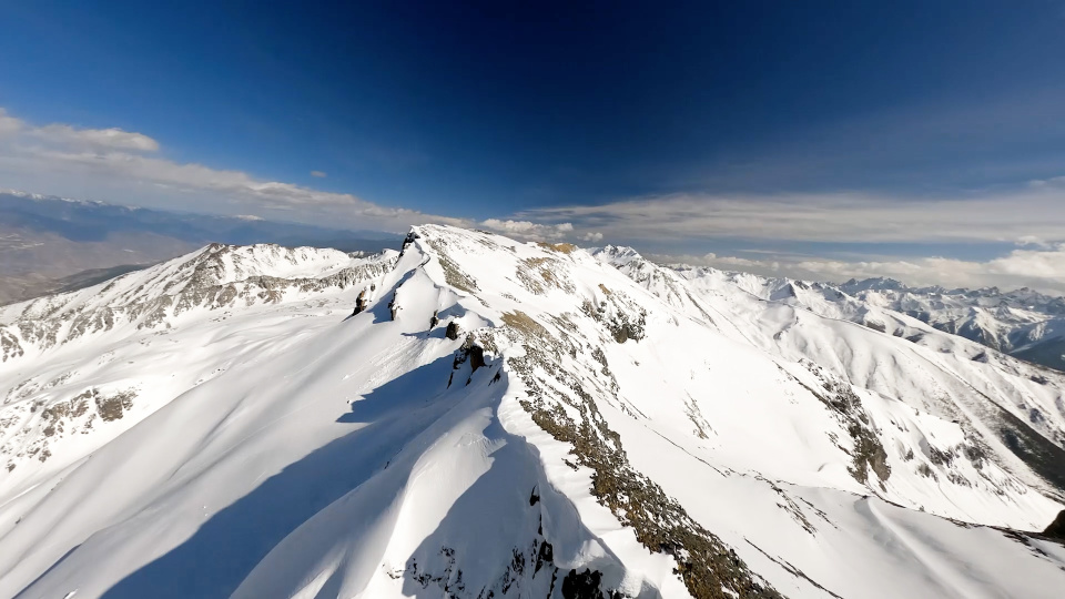 穿越机打卡云南白马雪山