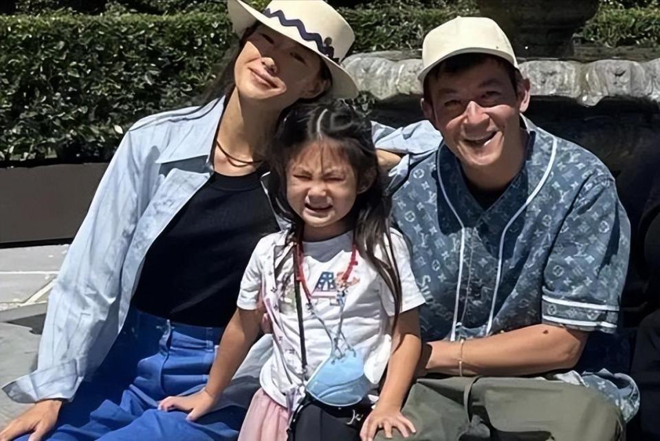 曾经的浪子吴大维!如今56岁成为奶爸,收心在家赚奶粉钱妥妥的!