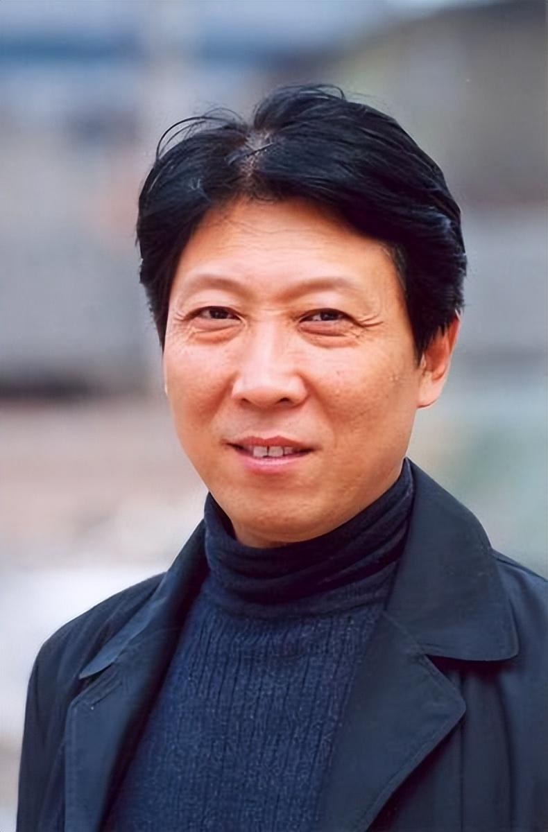 演员韩童生:娶初恋为妻,拍的戏钱都给夫人,在家是"妻管严"