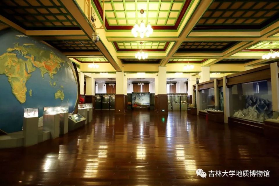 走进长春!120个网红打卡地之地质宫博物馆