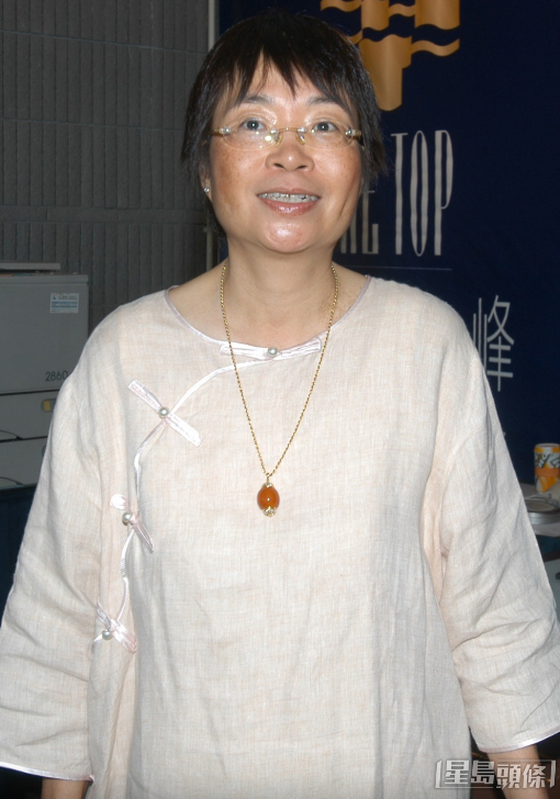 钟景辉离世丨King Sir终生未婚，曾与苏杏璇传绯闻，年轻时是阳光爆肌男竟“无女埋身”_腾讯新闻