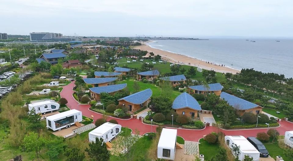 5月31日,阳光海岸露营公园营地成功入选5c级自驾车旅居车营地,山东仅