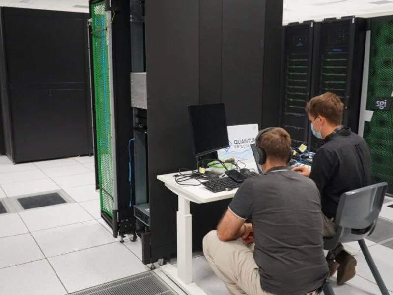 怎么做pas检测研究采用基于定制的氮化硅多层300 nm晶圆平台制造的超低损耗集成光子芯片，结合光纤耦合的高效光子数分辨探测器，成功制备出GKP量子比特态。实验观测到该量子态具备容错计算所需的关键模态特征：在p和q正交分量上均呈现至少四个可分辨峰，其Wigner函数负值区域展现出清晰的3×3网格点阵结构。研究进一步_https://www.jmylbn.com_新闻资讯_第13张