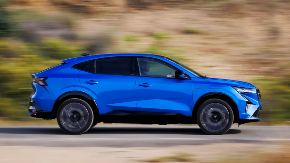 法国旗舰级轿跑suv,雷诺rafale实车图发布