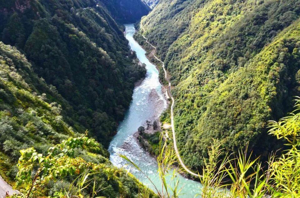 可以去怒江,这里很多风景秀丽民风淳朴的地方,如丙中洛,独龙江,老姆登