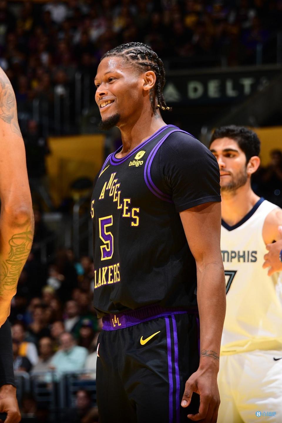 雷迪什三分5中3 得到10分1板2助