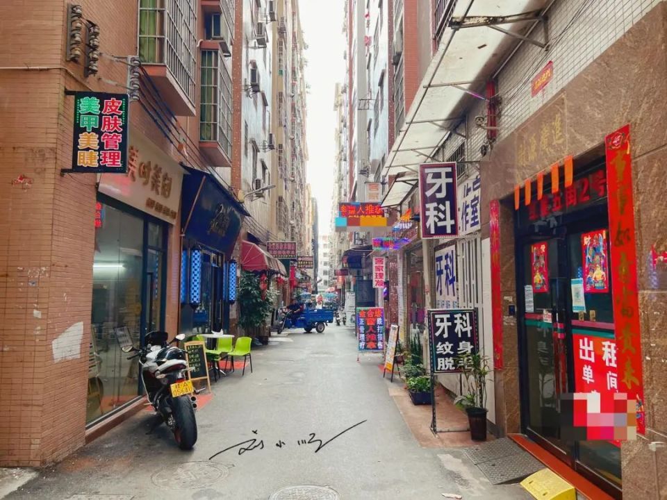 实拍广州市白云区"永泰村",就在白云山脚下,还被列入地铁站名
