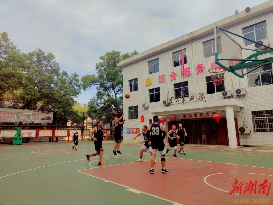 辰溪县船溪乡:以篮球之光 促友谊之情