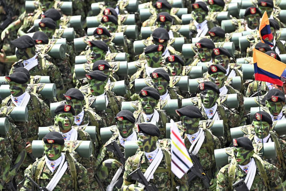 (外代一线)哥伦比亚举行阅兵式庆祝独立日