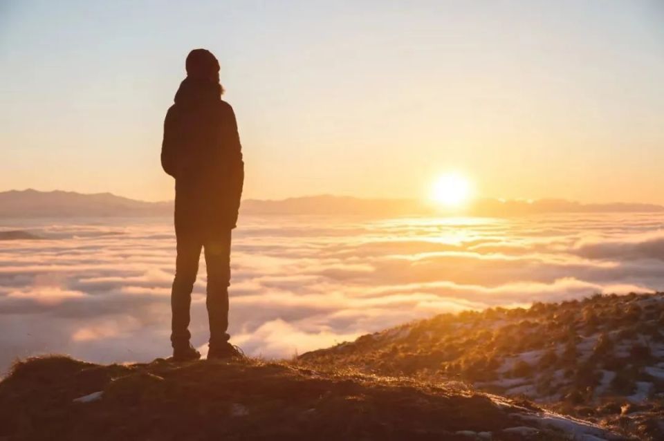 67当一个人身上出现这4个征兆,说明他开始走上坡路了_腾讯新闻