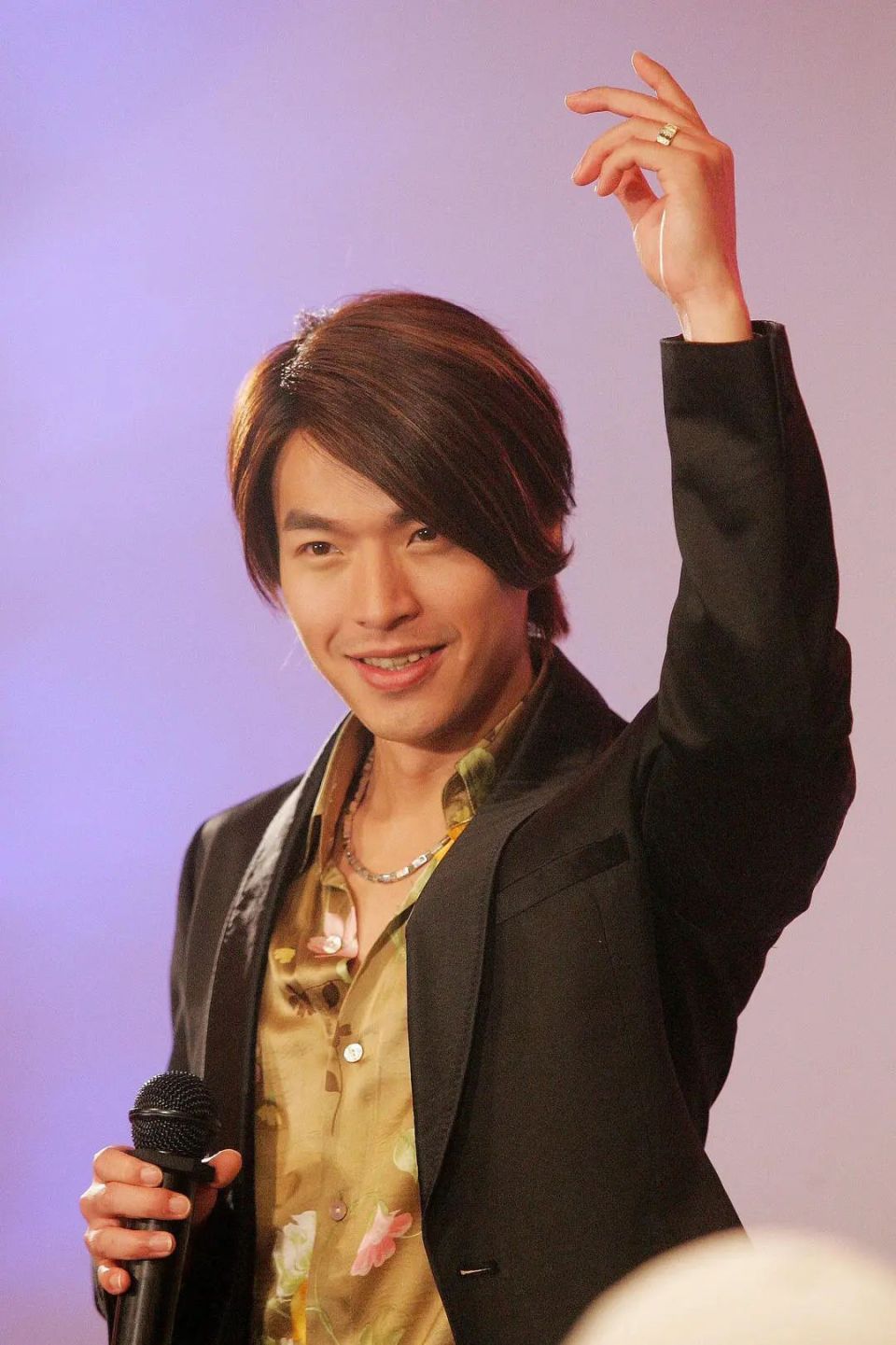 男演员李威卷入杀人案，第四次被传唤，由证人转为被告！秘密录音显示其扮演军师角色，或涉伤害致死-腾讯新闻