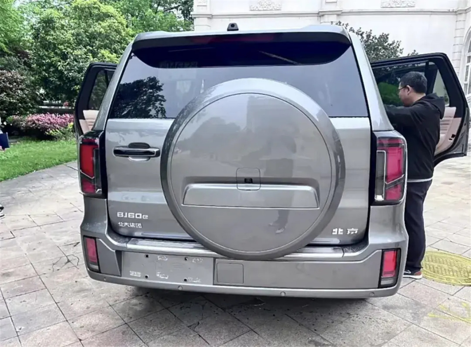 【e汽车】北京bj60魔核电驱版实车曝光