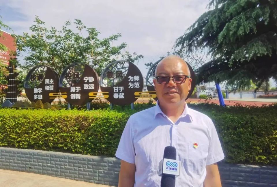大理市凤仪镇二中校长  赵永畅凤仪镇二中在"办文礼"特色学校的建设中