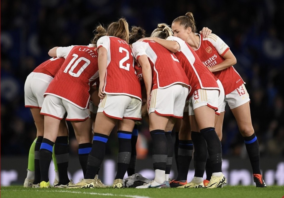 离谱女足英超焦点战因阿森纳球员穿错袜子推迟半小时开球