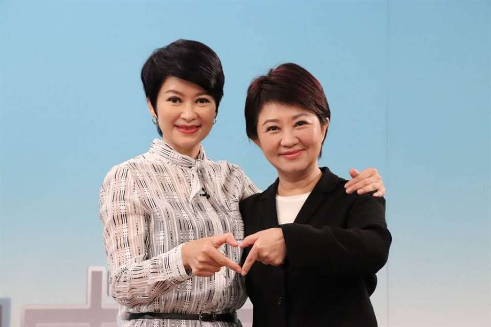 在"三台年代"(台湾最早创办的3家电视台),卢秀燕和卢秀芳作为姐妹花