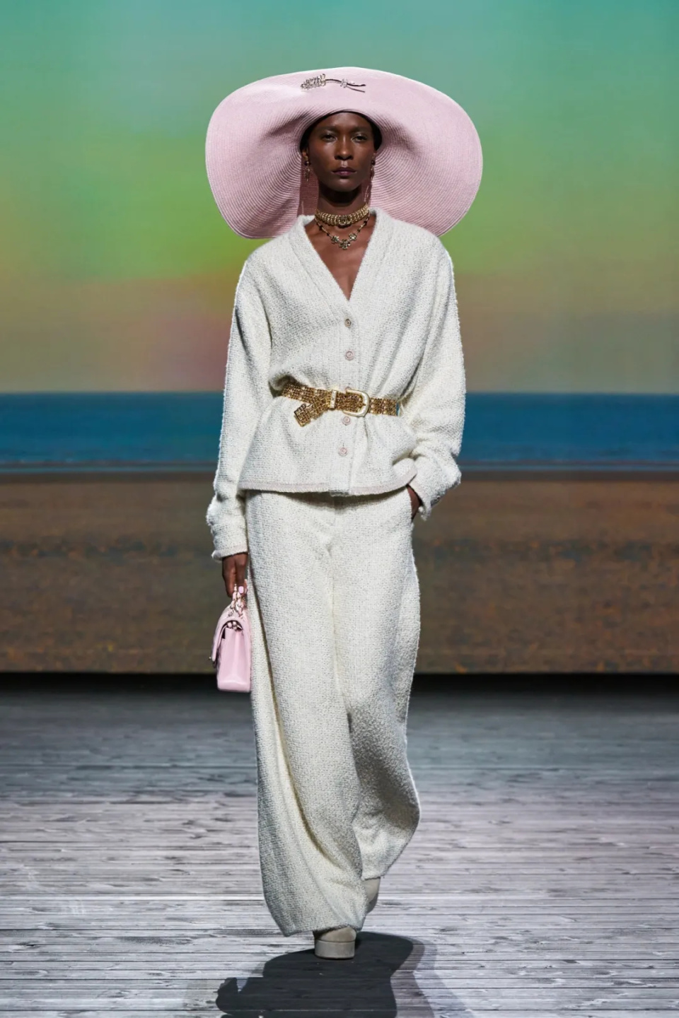 网上购来购去,我为什么买不到模特的那件同款?_腾讯新闻