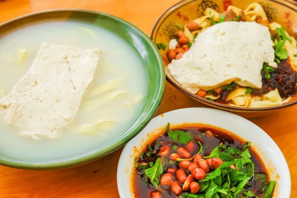 【文旅】@董宇辉,遵义除了羊肉粉,还有豆花面,炒洋芋,烙锅