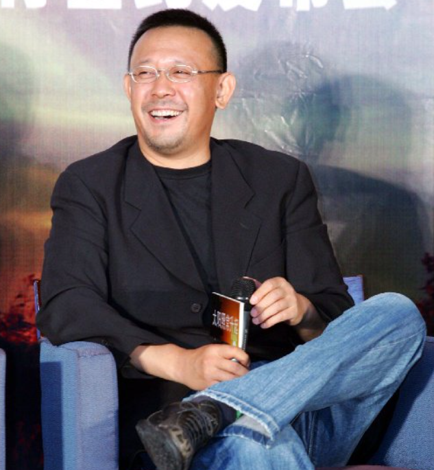 姜文一家四口罕同框!46岁周韵断崖衰老认不出,俩儿子颜值好普通