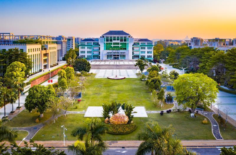 广州中医药大学校长王伟促进中医药事业在全球高质量发展推动人才走出