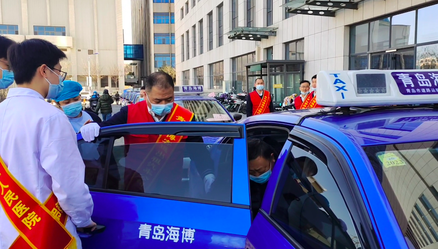 连续14年接送透析患者青岛这个红飘带学雷锋团队不简单