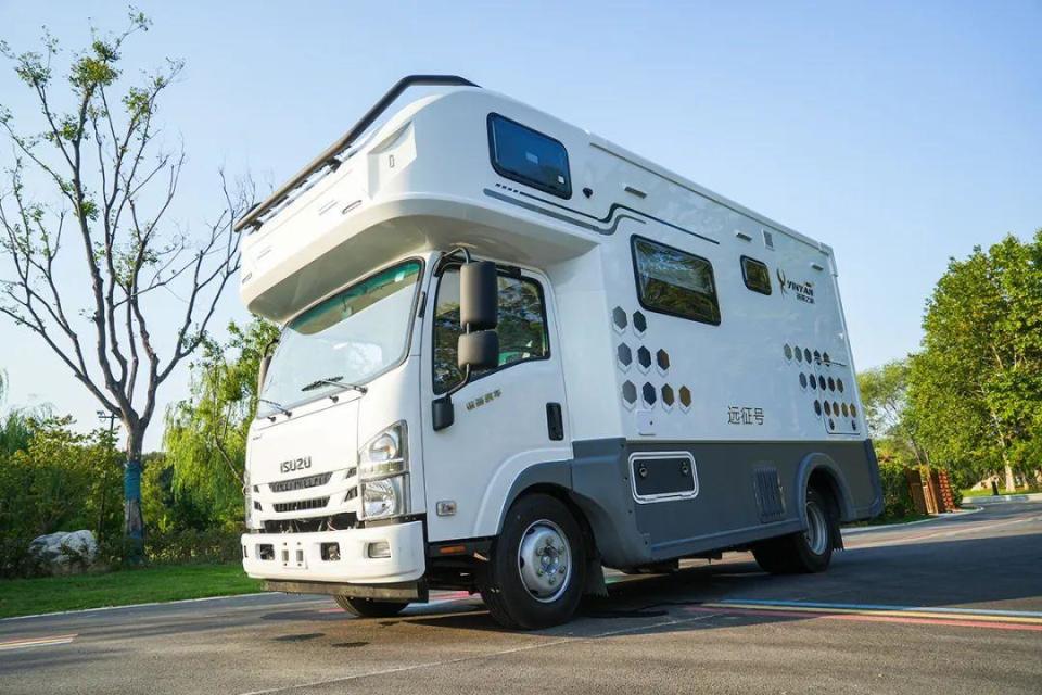 20度电用一天不掉电,银燕远征号2.0房车大升级!_腾讯新闻