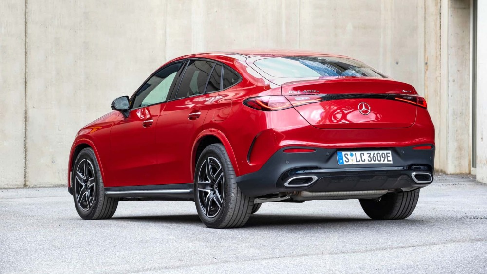 保持时尚动感全新奔驰glccoupe轿跑suv插电混动版实拍图发布