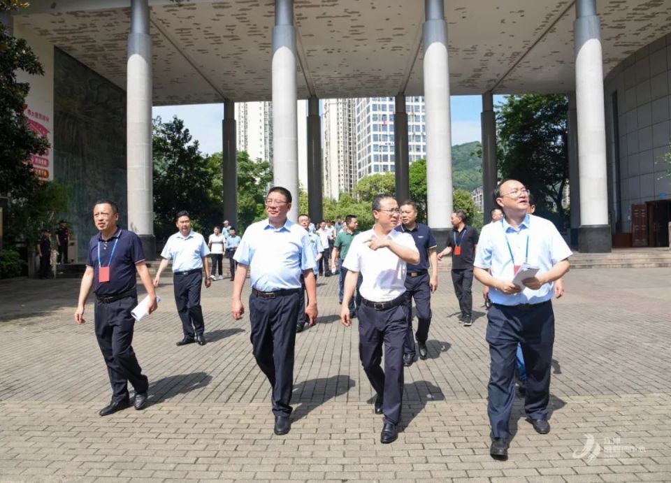 区领导督导检查高考准备工作