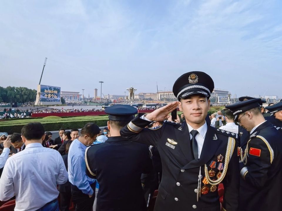 上海网红警察现场观礼:太震撼!