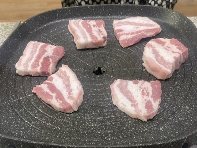 641